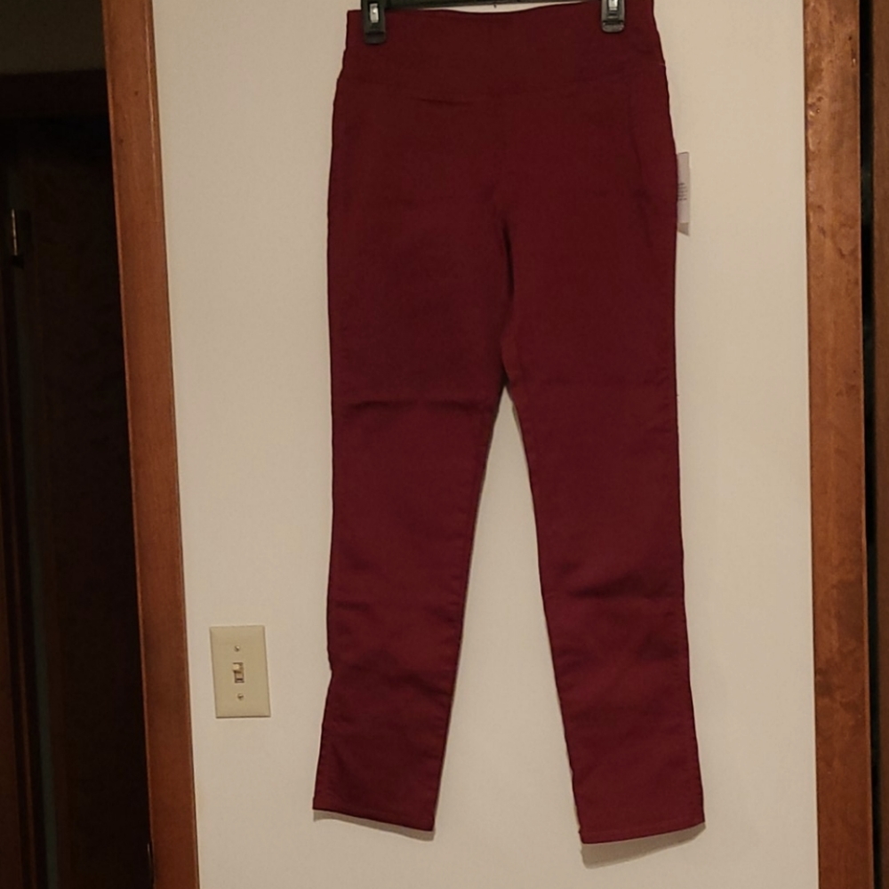NWT DG2 Diane Gilman  dark red legging pants Sz S